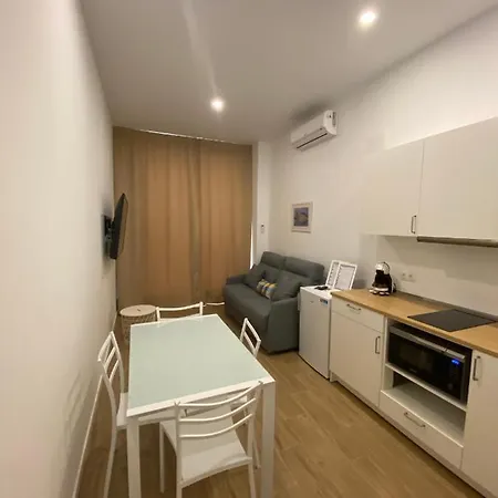 Travel Habitat Ave Sorolla Suites * Walencja
