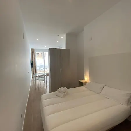 Travel Habitat Ave Sorolla Suites Apartament Walencja
